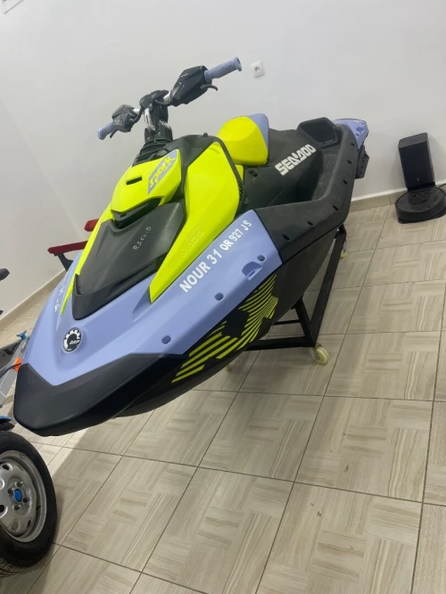 Jet ski