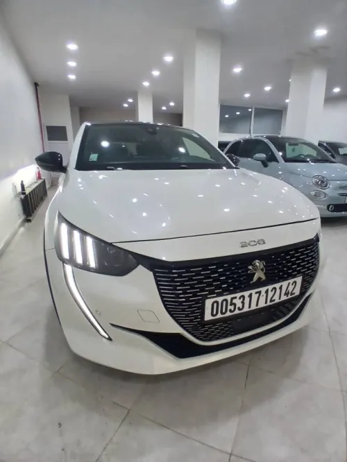 Peugeot 208 2021 GT