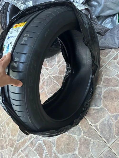 Pneu PIRELLI VENU DE FRANCE POUR SUV ET 4/4 SPORT