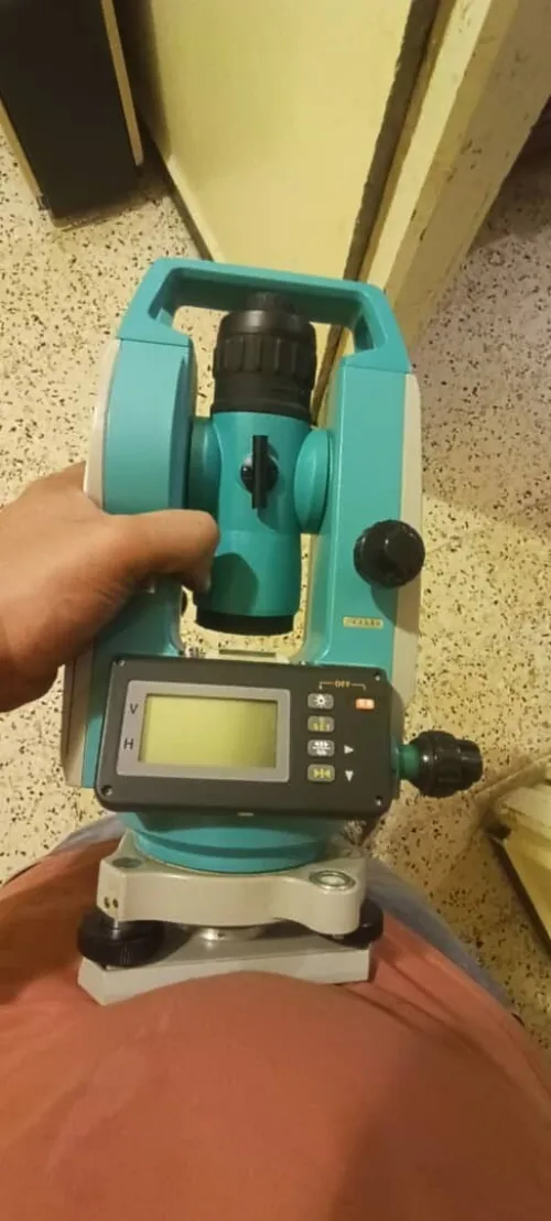 Instrument de topographie Sokkia DT610.