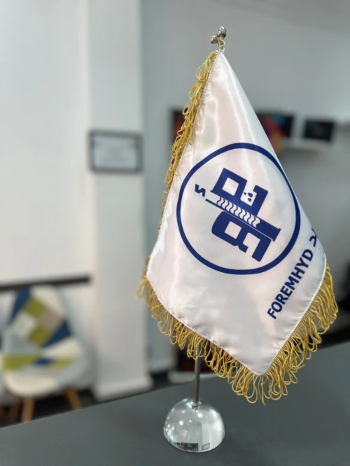 Drapeaux personnalisés avec logo ou dessin