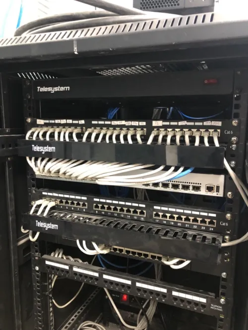 Électricien et installation du camera de surveillance 
