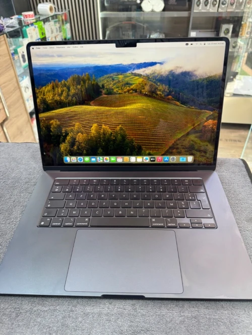 MacBook Air M2 2023 15" 8G 256G