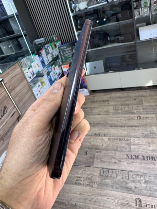 Samsung Galaxy S23 plus 8G 512G très bon état
