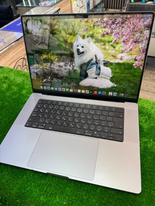 MacBook Pro M2 Pro 2023 16" 16G 512G SDD état 20/20