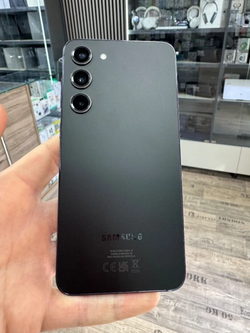 Samsung Galaxy S23 plus 8G 512G très bon état