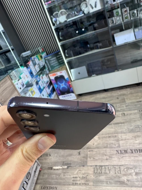 Samsung Galaxy S23 plus 8G 512G très bon état