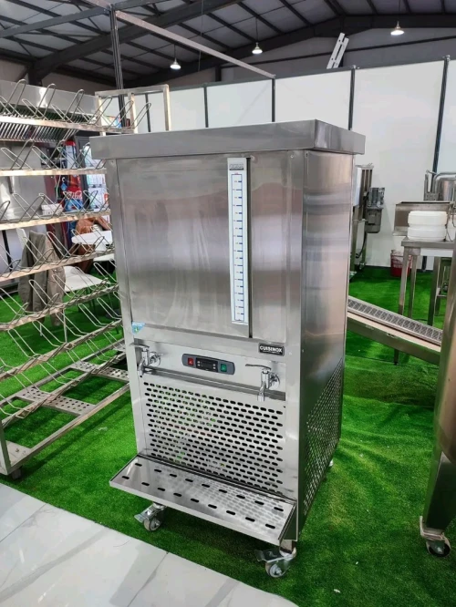 FABRICATION MATERIEL POUR RESTAURANT  CAFETERIA HOTEL BOUCHERIE  COLLECTIVITE  BASE DE VIE TRAITEUR 