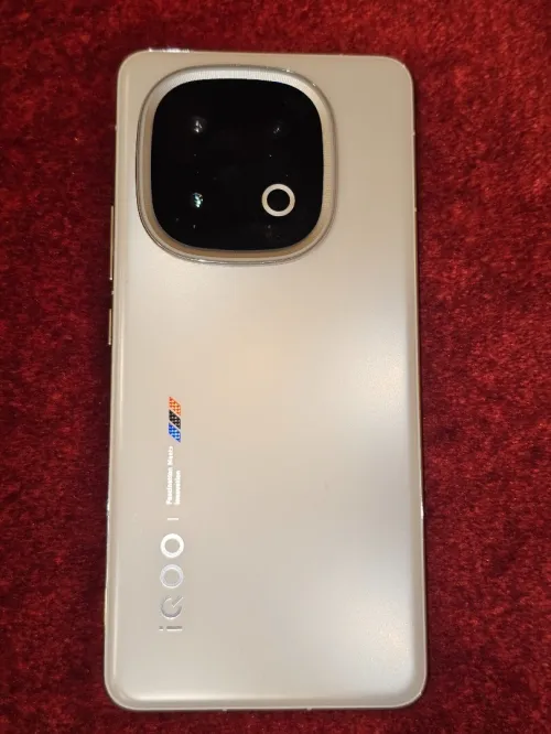 VIVO IQOO 13