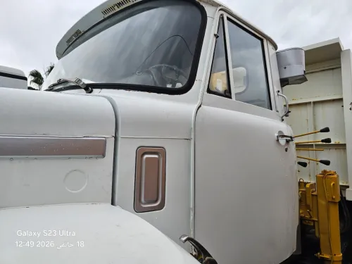 CAMION HINO 6X4 GRUE 1989