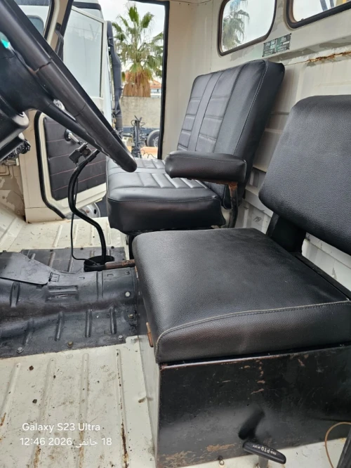 CAMION HINO 6X4 GRUE 1989