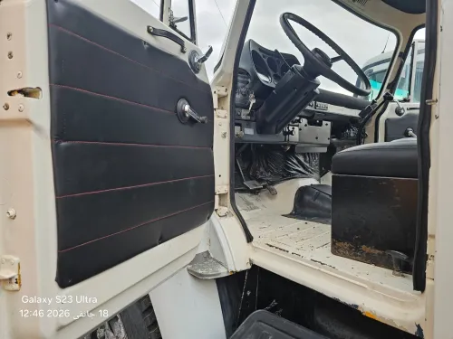 CAMION HINO 6X4 GRUE 1989