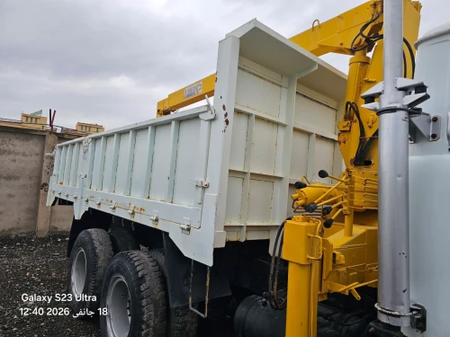 CAMION HINO 6X4 GRUE 1989