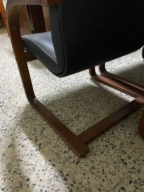 Table de réunion et ses fauteuils
