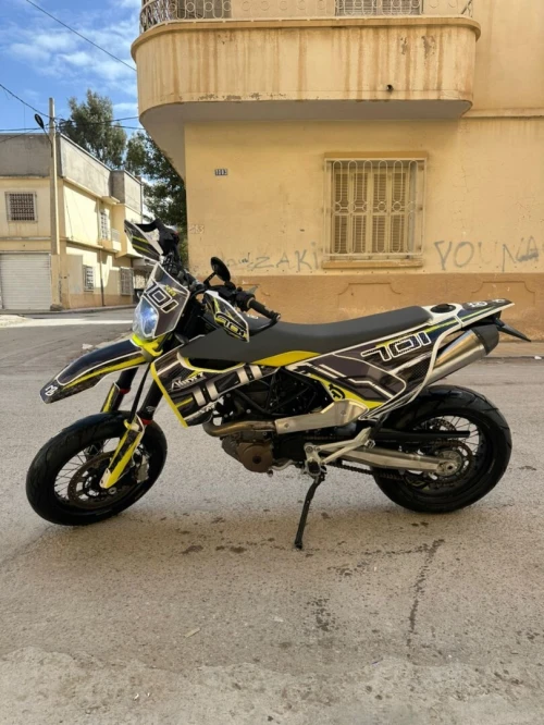 HUSQVARNA 701 2023