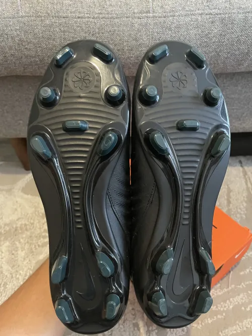 Soulier de football original Nike Phantom Luna II club taille 42,5/43