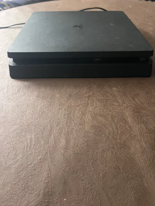 Playstation 4 slim 1 tera + volant race wheel pro2