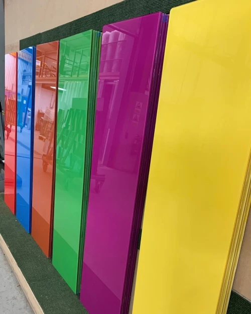 Plexi glass et Piamama