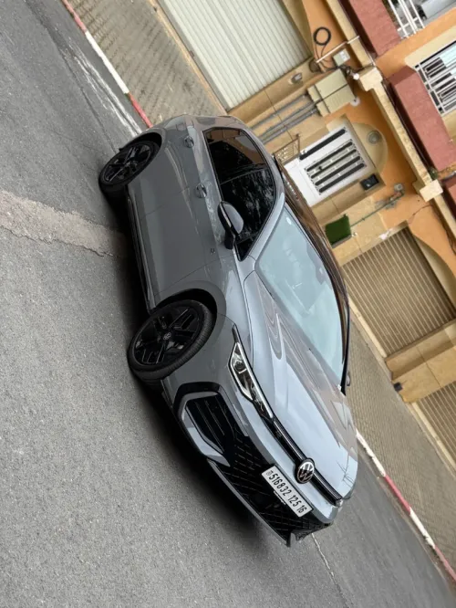 Volkswagen Golf 8 2025 R Black Edition 