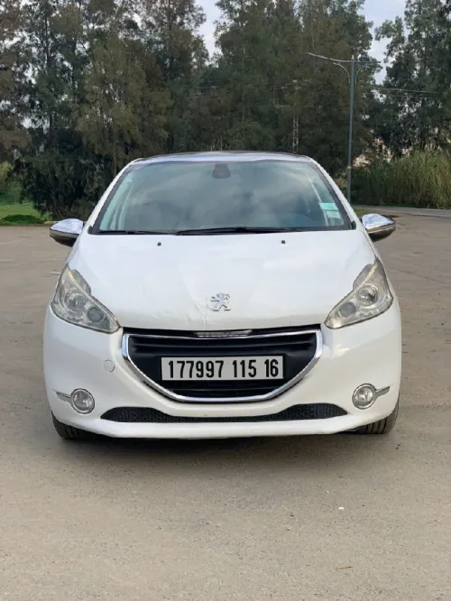 Peugeot 208 2015 Allure