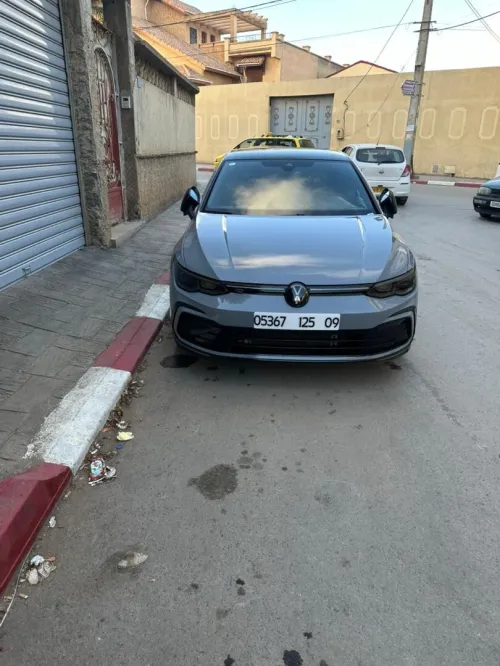 Volkswagen Golf 8 2025 R