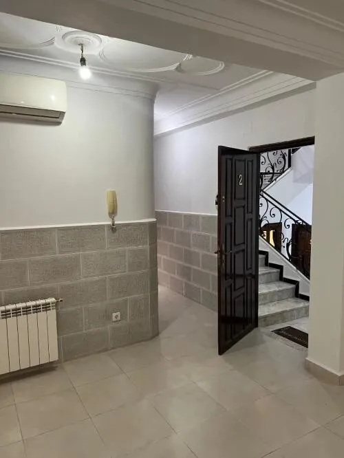 Location Appartement Niveau de villa F3 Alger Baba hassen