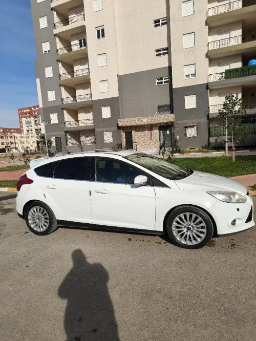 Ford Focus 5 portes 2014 Titanium