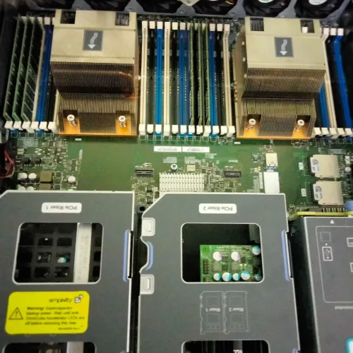 Serveur CISCO UCS C240 M4