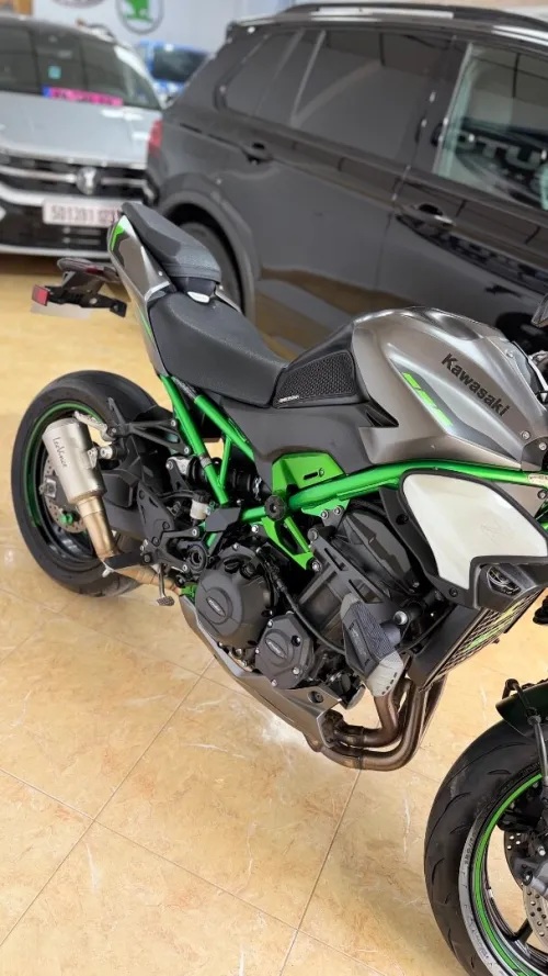 Kawasaki Z900 Z 900 2025