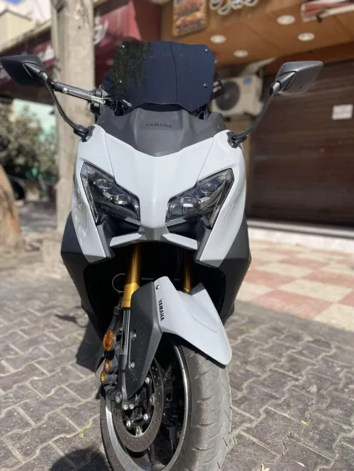 Yamaha Tmax 2025