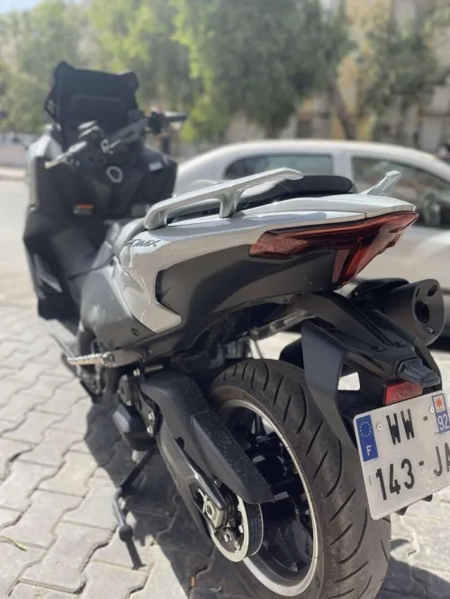 Yamaha Tmax 2025