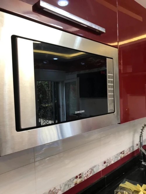Cuisine complète neuve avec électroménagers importés depuis la France. Jamais utilisée