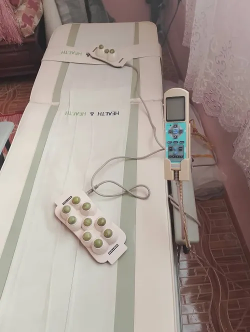 للبيع: سرير مساج علاجي Health & Health