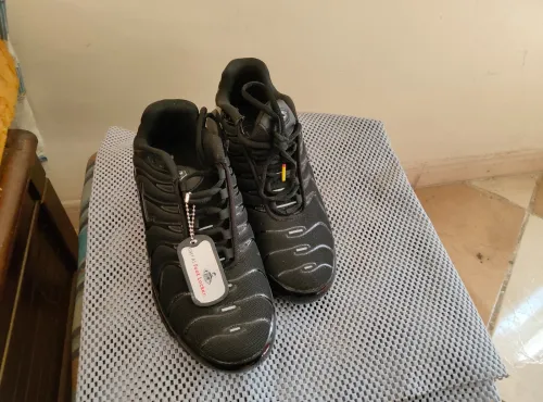 Magnifique Nike TN Black Black 42 caba
