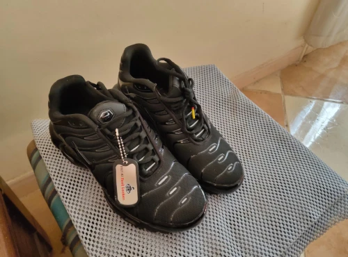 Magnifique Nike TN Black Black 42 caba