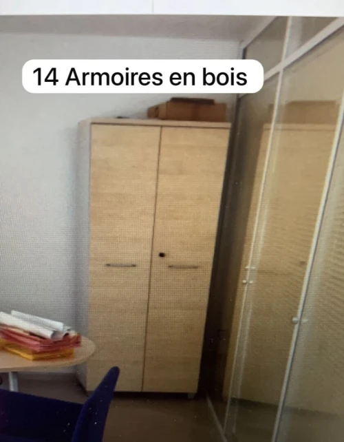 Bureau et armoire