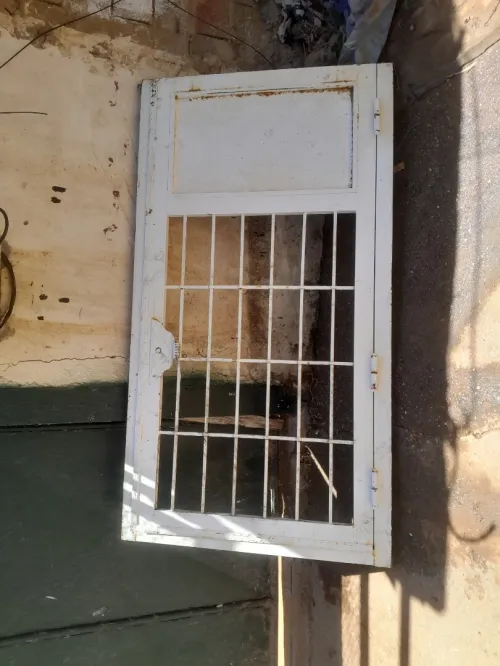 باب حديدي porte metallique