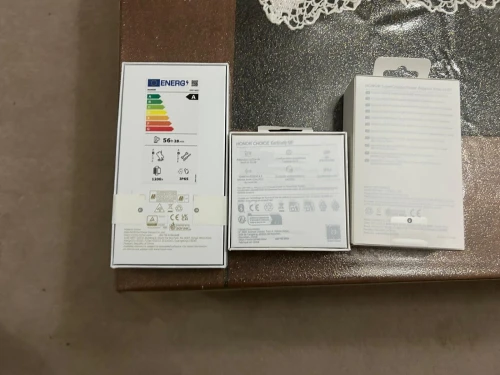 HONOR Pack complet NEUF : Smartphone HONOR 400 512GO 5G OR / Ecouteur Honor EarBuds S8 blanc / Chargeur ultra rapide Honor USB-C 66W (Acheté à Paris en France en Boutique SFR)