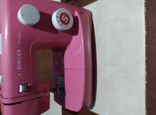 SINGER Simple TM modèle 3223 230V~50Hz 70W