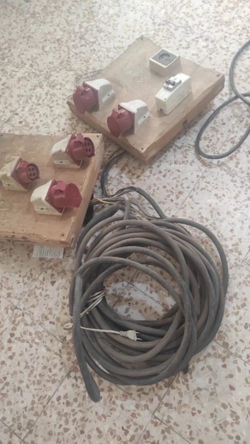 Cable + Prises 380V - Occasion en bon état