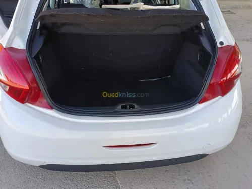 Peugeot 208 2015 Allure Facelift