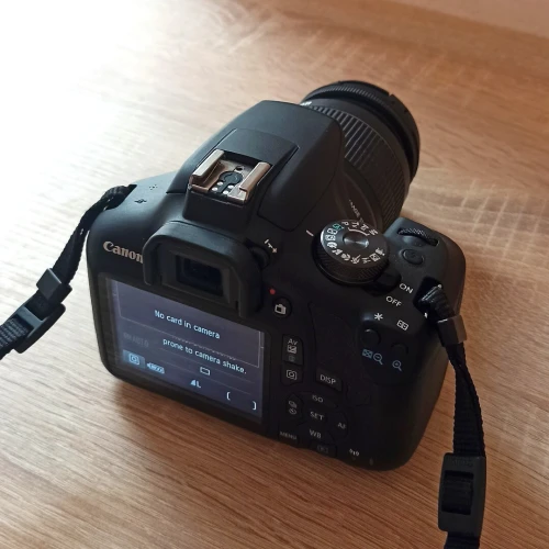 Canon EOS 2000D