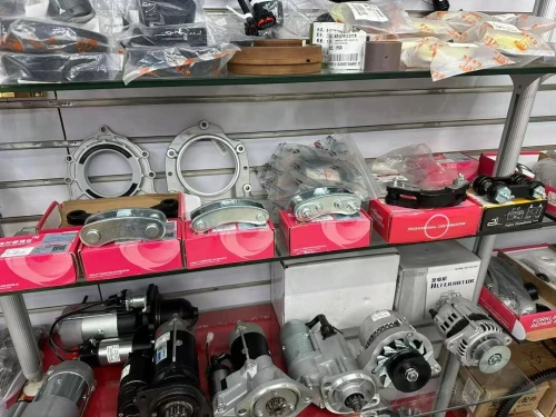 PIECES CLARK ET ENGIN