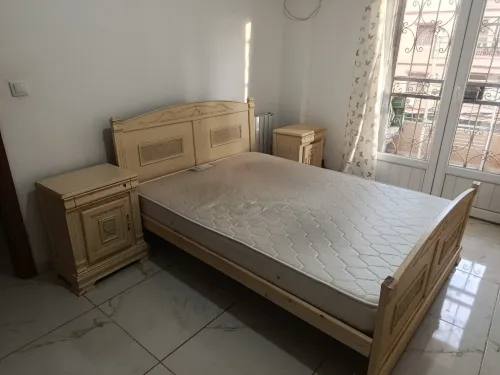 Chambre à coucher avec matelas orthopédique