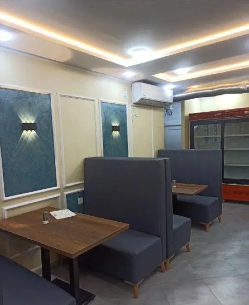 Banquettes pizzeria  8 fauteuils 4 table