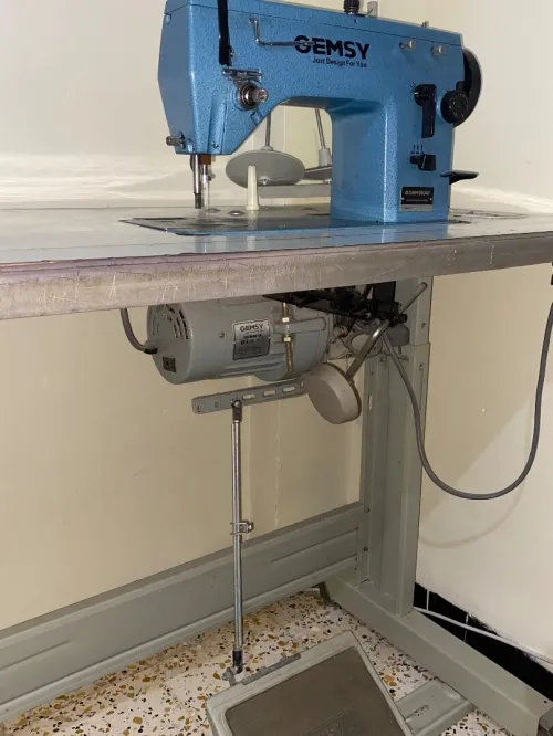 Machine a coudre et broderie