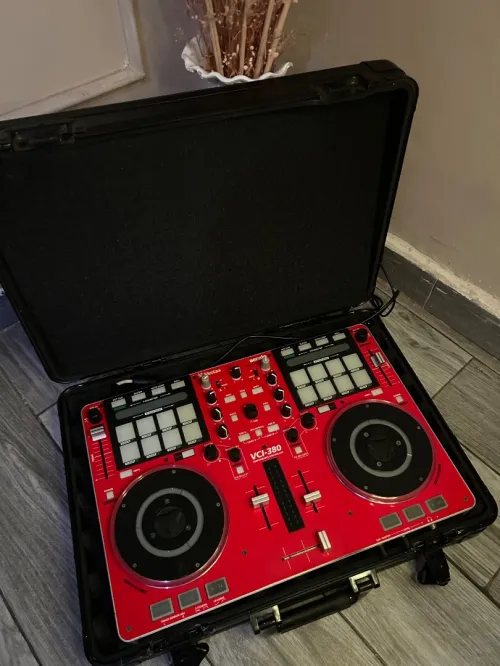 ميكسر DJ Controller Vestax VCl380 حالة جيدة