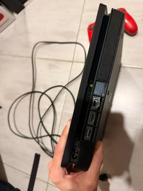 Ps4 slim version 13.02 ( nouvelle) 500 prix 47000 Da G