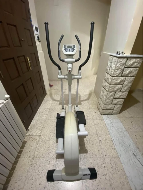Pour le sport à la maison avec un vélo Kettler