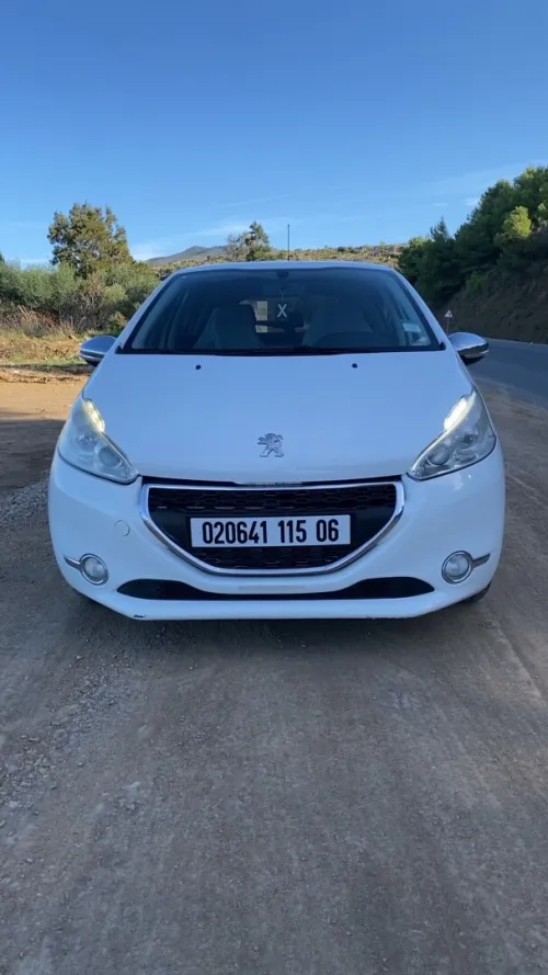 Peugeot 208 2015 Active Facelift